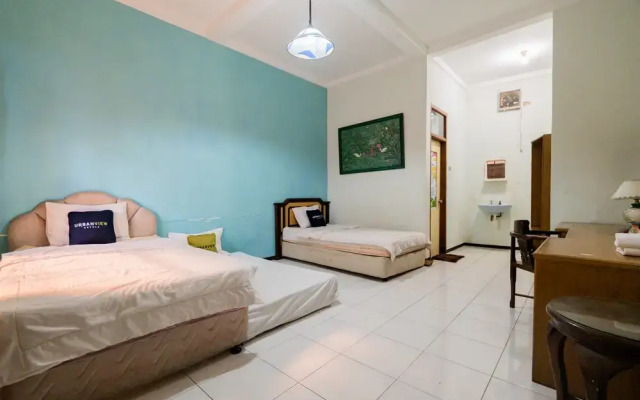 Palereman Hotel RedPartner Near Jatim Park 1