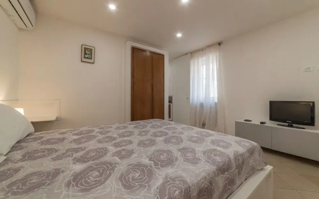 Montecitorio Lovely Apartment