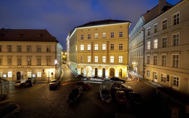 Отель Charles Bridge Palace Чехия, Прага - - забронировать отель Charles Bridge Palace, цены и фото номеров вид на фасад
