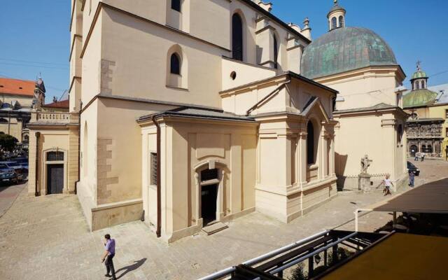 Апартаменты Apartments Lux in city center Lviv Львов вид на фасад