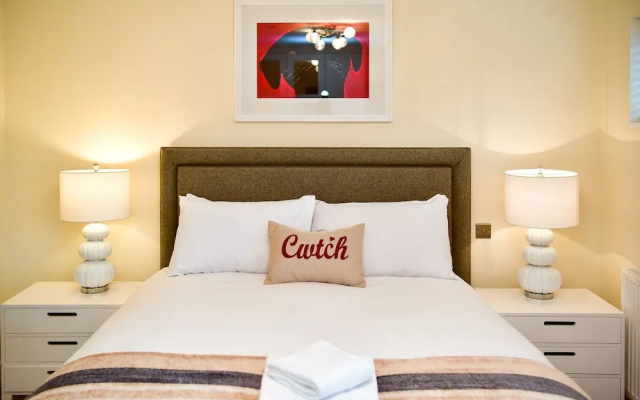 Just Stay Wales - Waterfront Townhouse