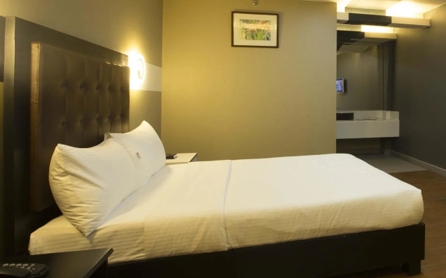 Lucky 9 Budget Hotel