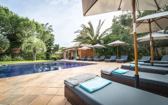 Villa Peacock