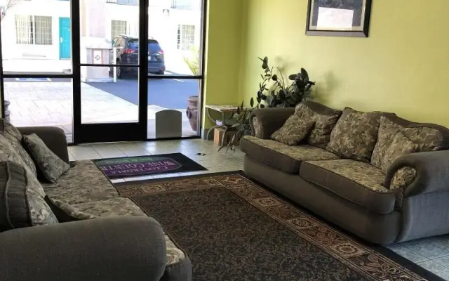 Cloverdale Wine Country Inn & Suites