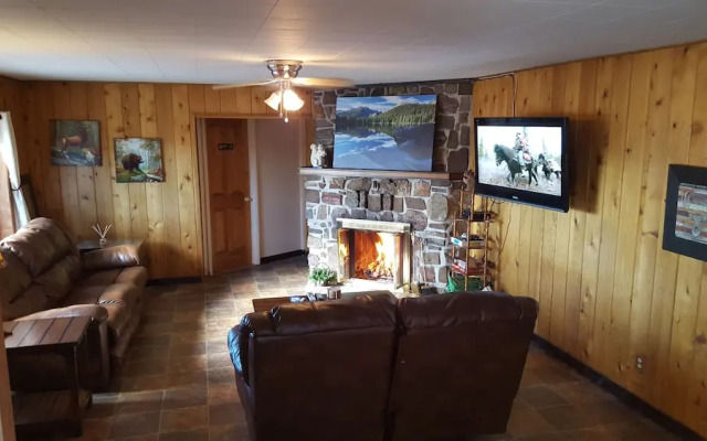 B&B Riverside Motel