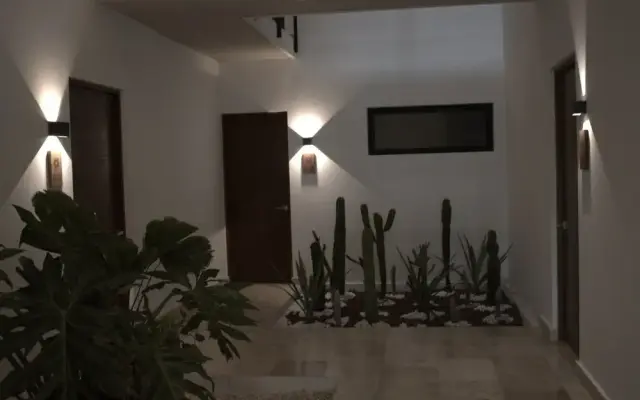 B10 Distinctive Hotel