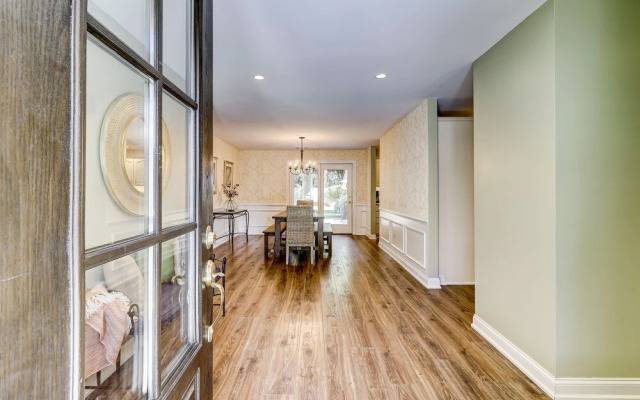 8 Hickory Lane