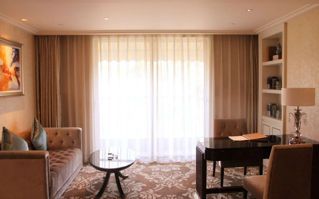 Lake Piedmont International Hotel