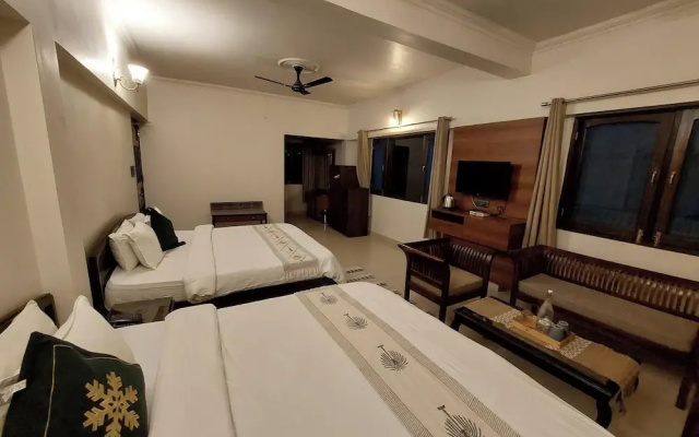 Alinda House Naukuchiatal by THE GHAUR