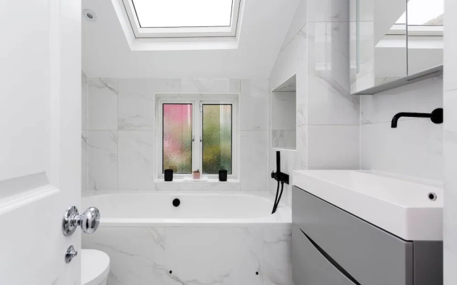 Clean Lines In Parsons Green