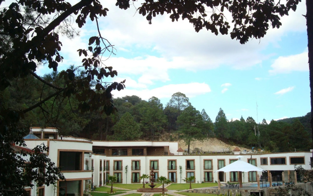 Hotel And Suites Mansion San Antonio In El Oro De Hidalgo - 