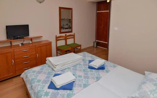 Studio Apartments Lulak
