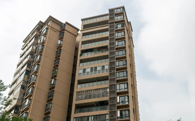 Locals Boutique Apartment Huafa Plaza 23
