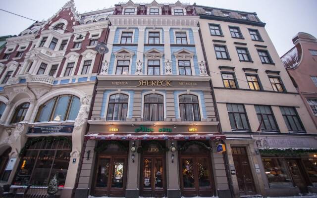 Sherlock Art Hotel вид на фасад