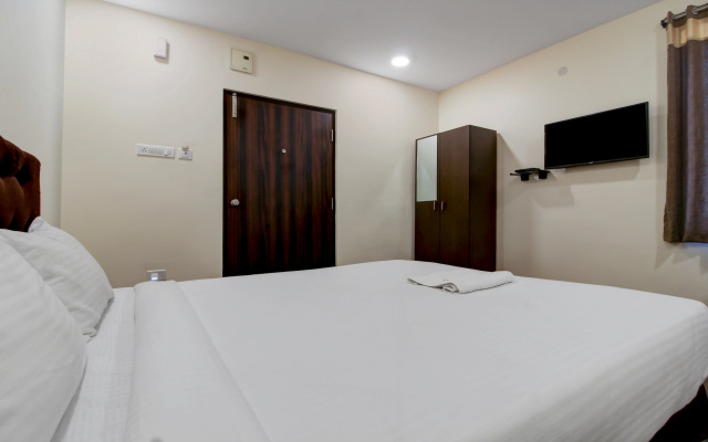 Oyo 27844 Seven a Luxury Hotel