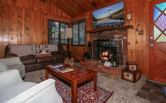 Moonlight Lodge