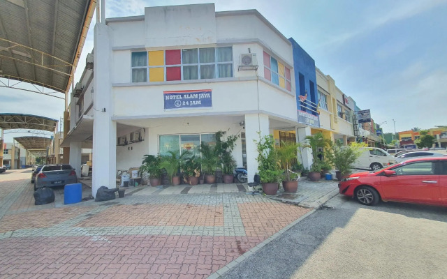 OYO 90202 Hotel Alam Jaya