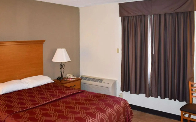 Econolodge Inn & Suites Bordentown