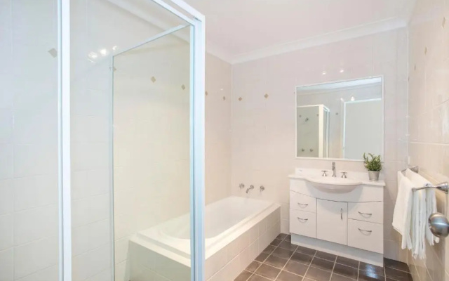 Dolphin Views Unit 5 of 14 Dolphin St