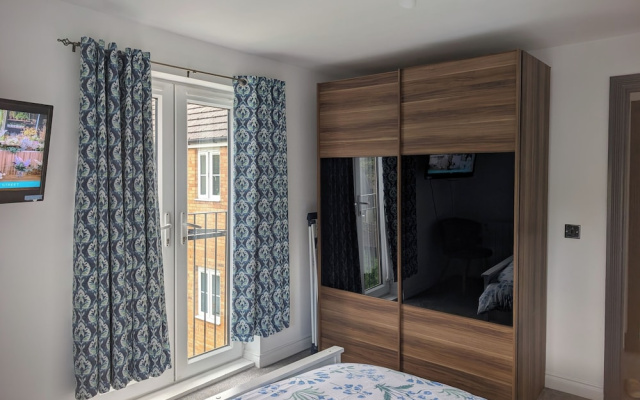Rugby - Apartment - Sleeps 4 - Parking