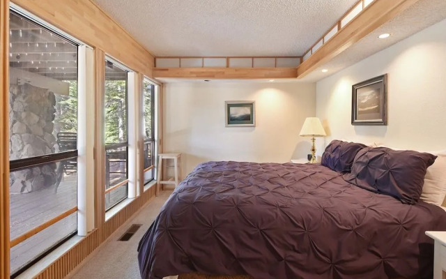 Sunset Lodge
