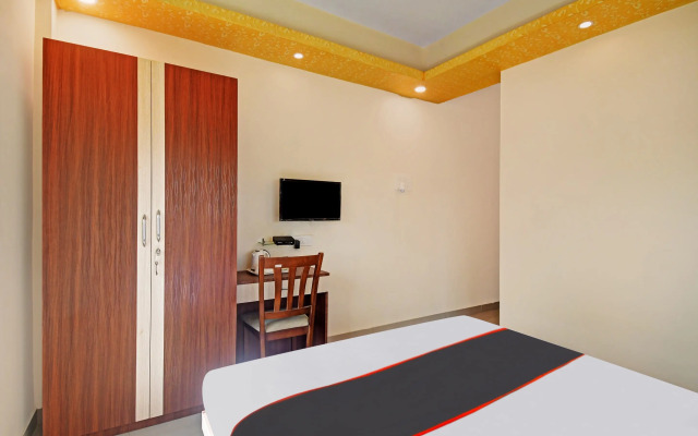 Fabhotel Comfort N Cozy