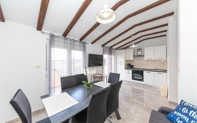 Amazing Apartment in Sevid With Wifi and 2 Bedrooms