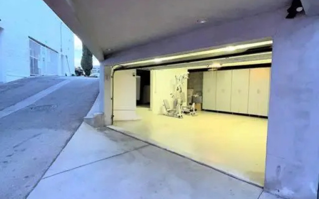 Urban Luxury in Brentwood/Beverly Hills