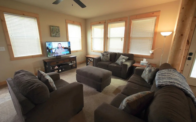 12907 Nathrop - 4 Bedroom Cabin