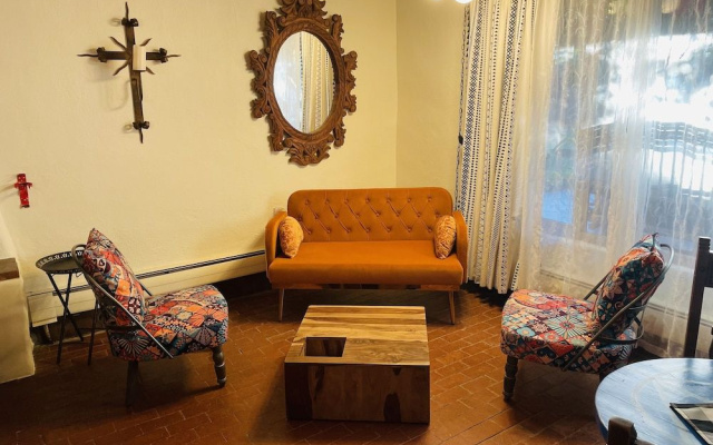 Loba Luna Bed and Breakfast, LLC