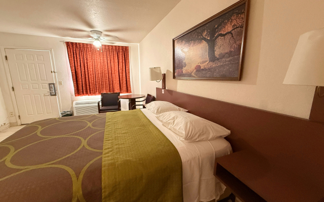 Del Rio Hotel O near Mesa Downtown