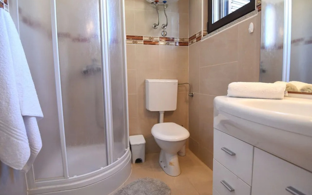 Apartment in Maslenica Near the Sea