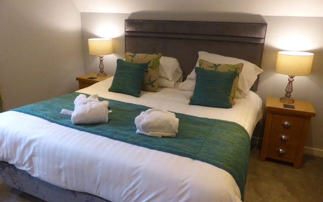 Primrose Lodge 4 with Hot Tub (H 2014) 57499