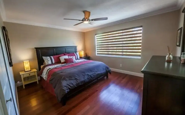 Mallory Paradise Apartment 4 Bedroom