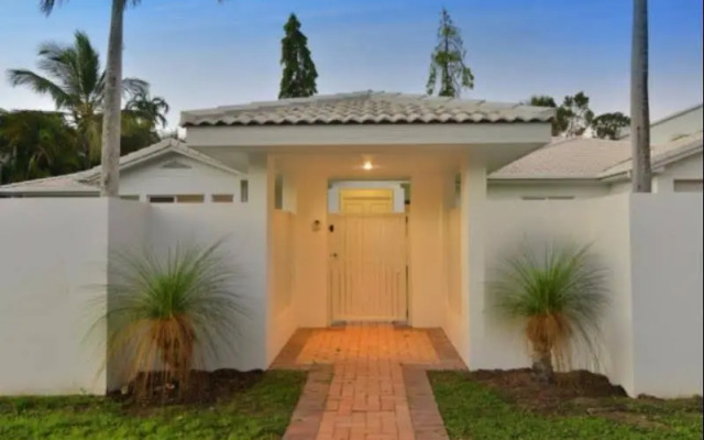 Kewarra Beach House - Luxury Holiday House