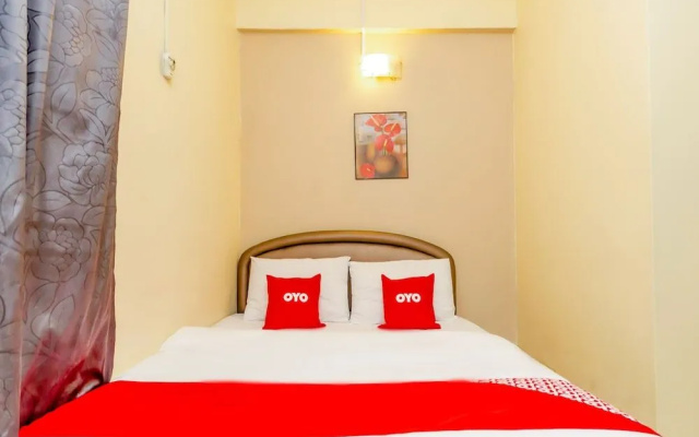 OYO 89703 B Link Hotel