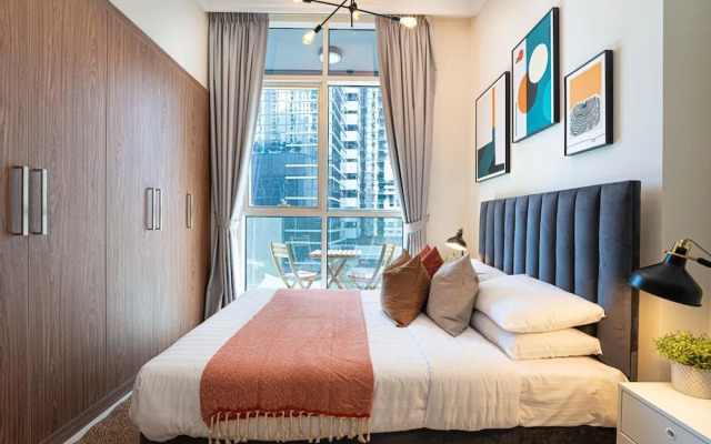 Luxe 2BR by Dubai Mall Gym/pool by Belvilla