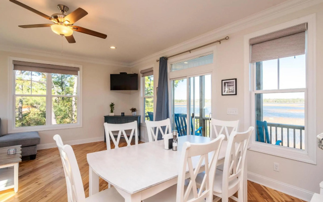 Intracoastal Views by Oak Island Accommodations