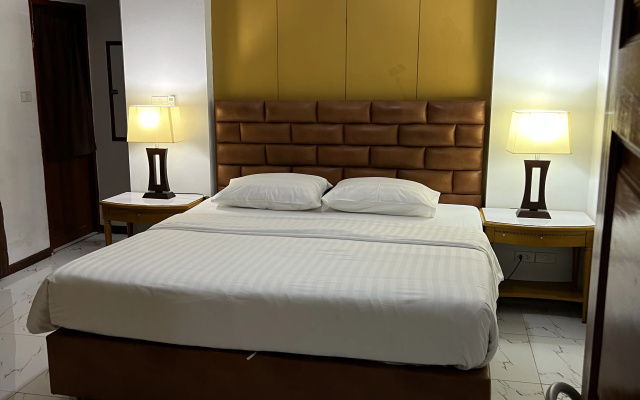 Mall Suites Hotel
