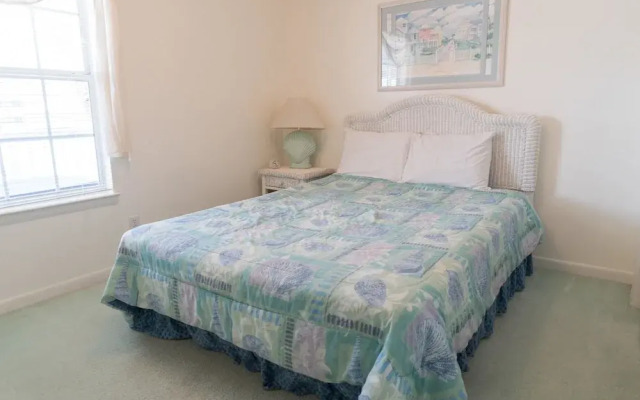 Birdhouse by Dune Vacation Rentals