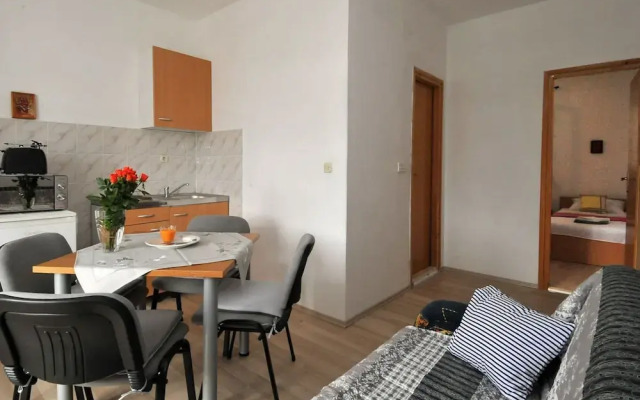 Apartments Sea Star - One Bedroom Apartment With Balcony