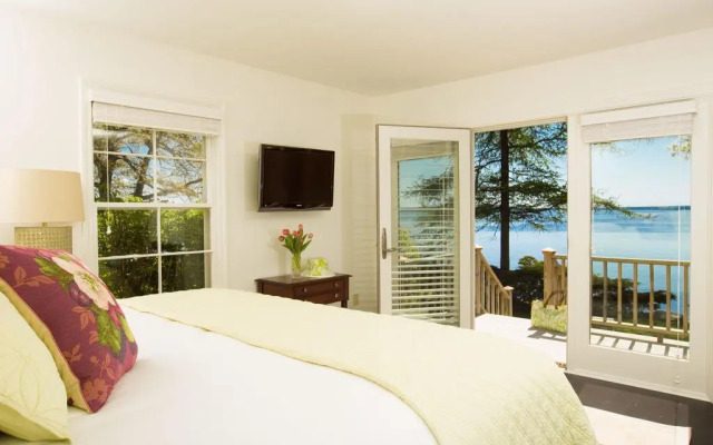 Inn at Sunrise Point