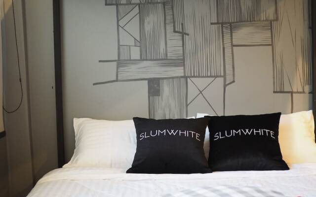 Slumwhite Hostel Бангкок вид на фасад