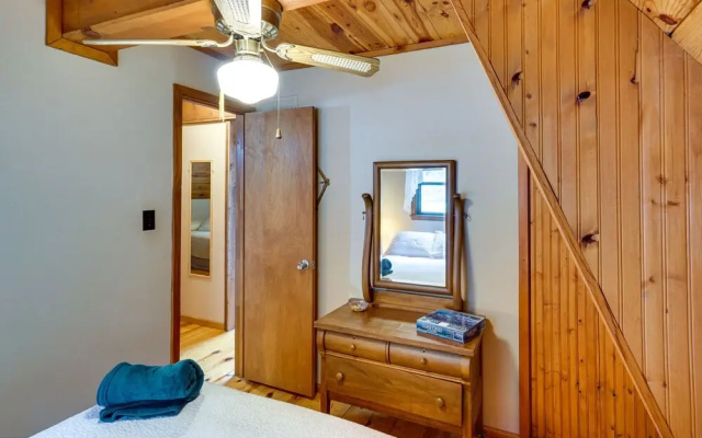 Lakefront Sunrise Beach Cabin w/ Private Dock!