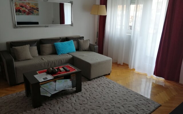 Апартаменты Panorama Central Apartments комната для гостей