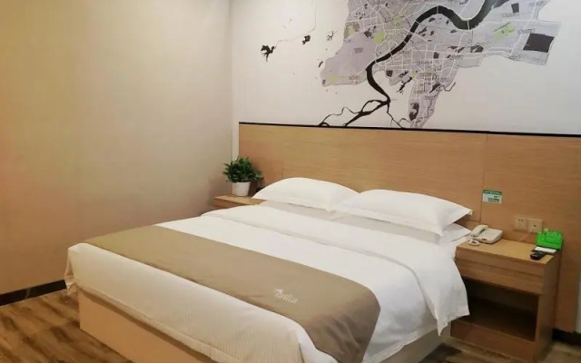 Vatica Hangzhou Xiasha Media College Hotel