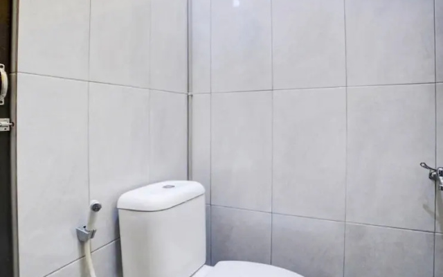 OYO 90773 Shine Guest House
