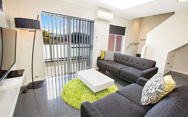 Astina Serviced Apartments - Parkside
