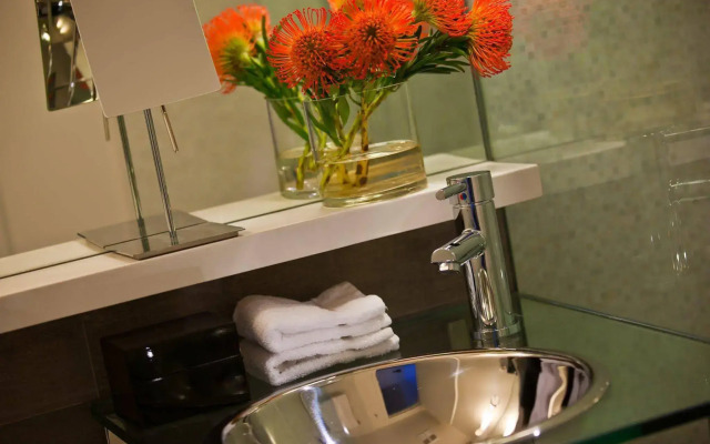 Kimpton Surfcomber Hotel by IHG