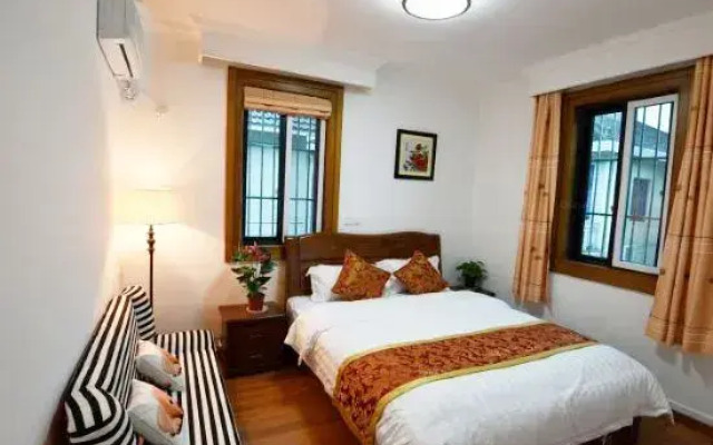Hefeng Courtyard Inn